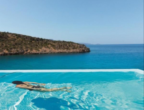 BLU SUITE COTTAGE SUL MARE e SWIMMING POOL